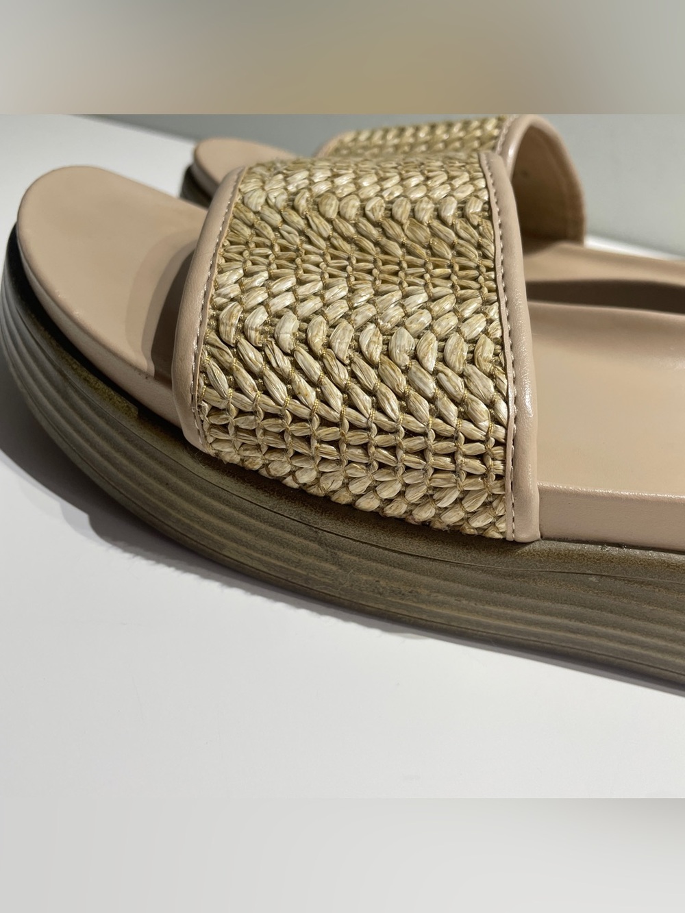 Donald Pliner Raffia Patterned Slides Woven Platform Slides Y2K Style - Picture 8 of 13